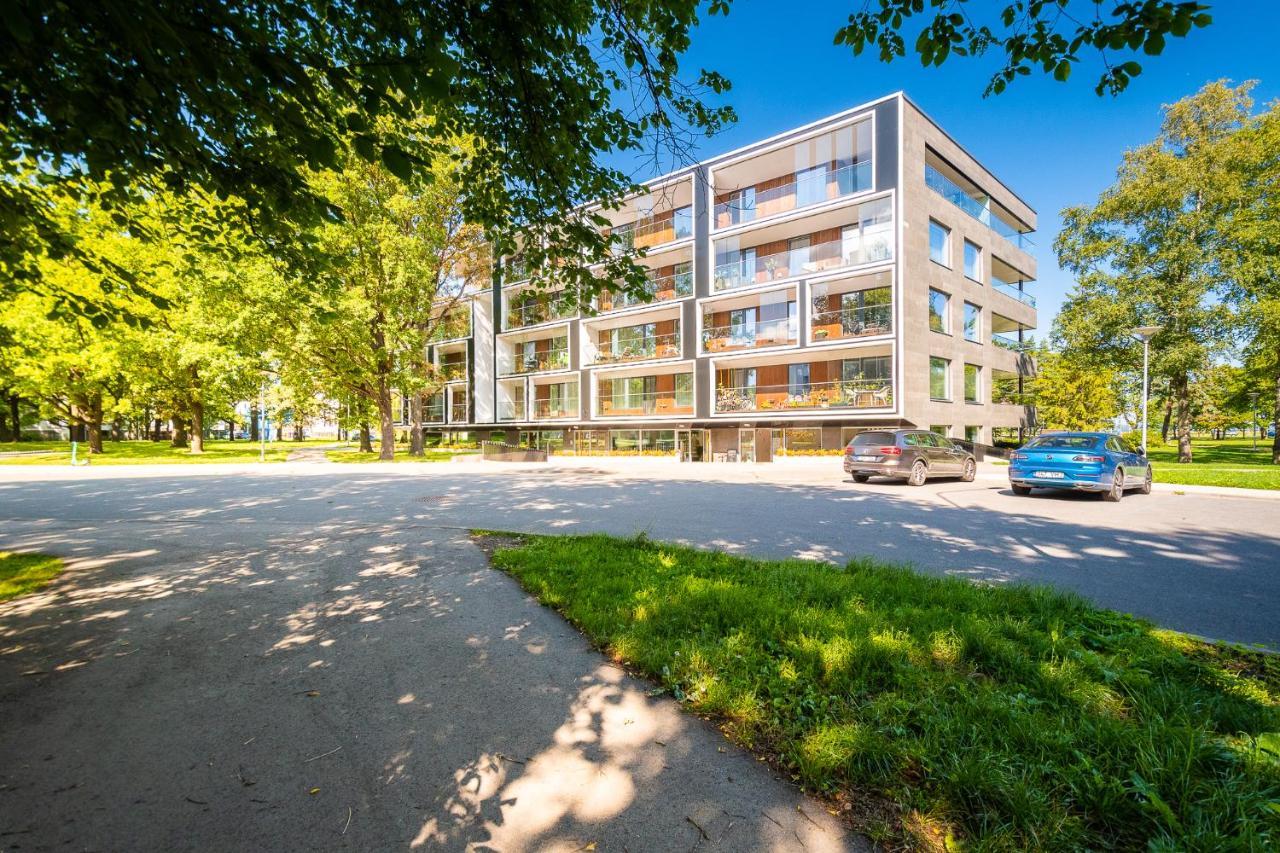 Fabulous Location Apartments Deluxe Талин Екстериор снимка